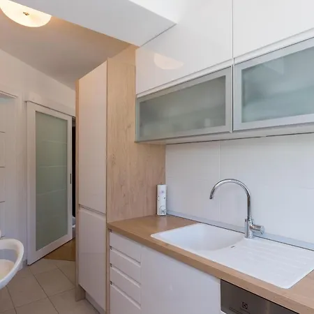 Clouds - Two Bedroom With Balcony And City View Дубровник
