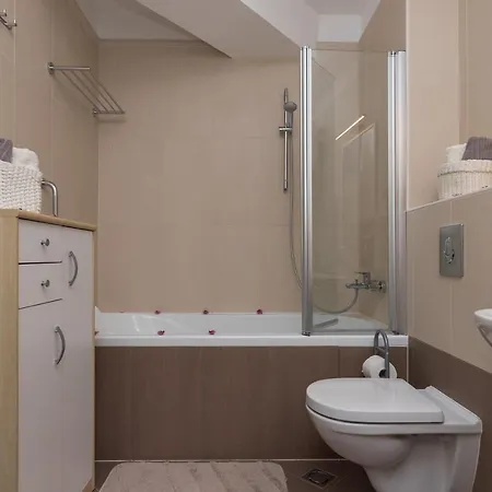 Clouds - Two Bedroom With Balcony And City View * Dubrovnik