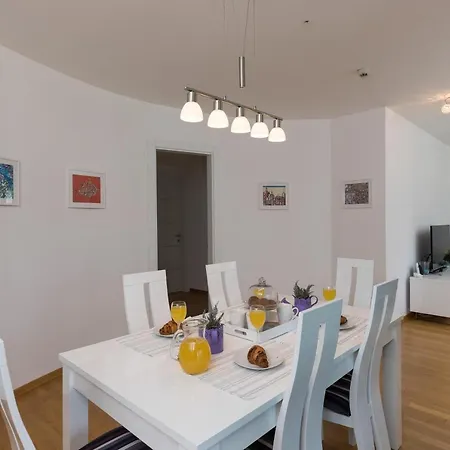 Clouds - Two Bedroom With Balcony And City View