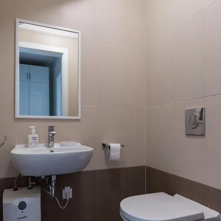 Clouds - Two Bedroom With Balcony And City View Apartman *